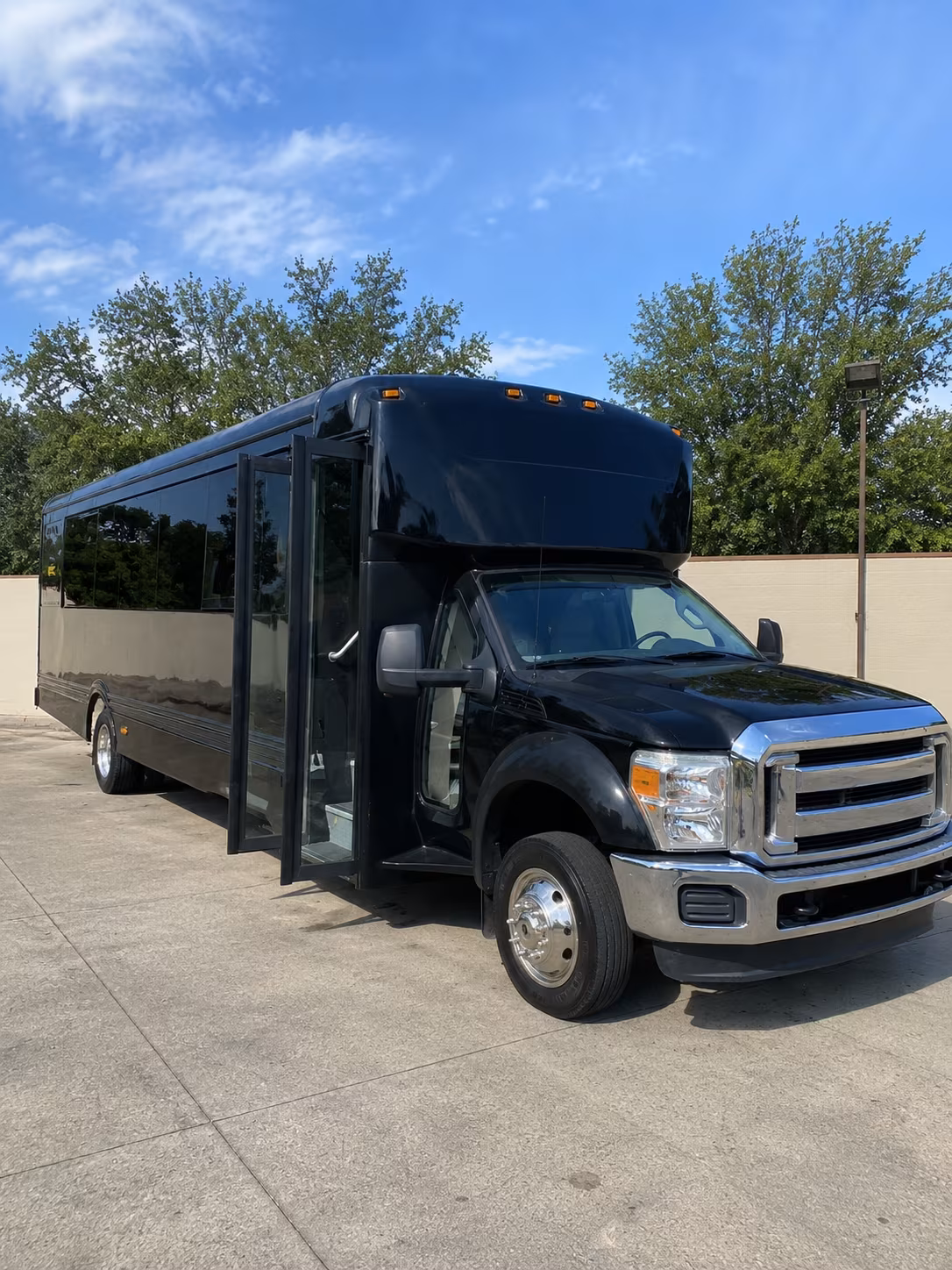 denton 20 passenger party bus