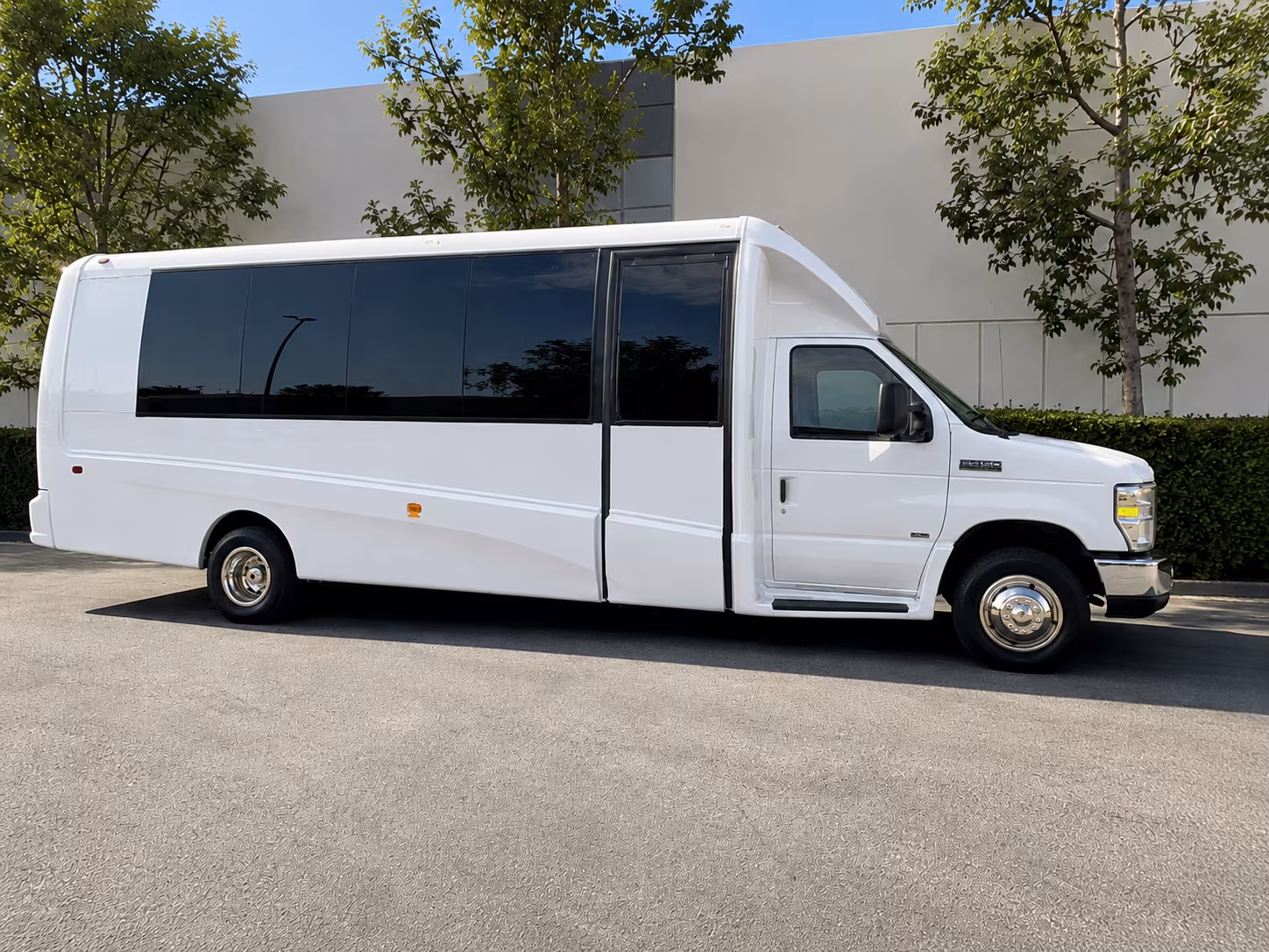 find the perfect transportation for your next corporate event 3