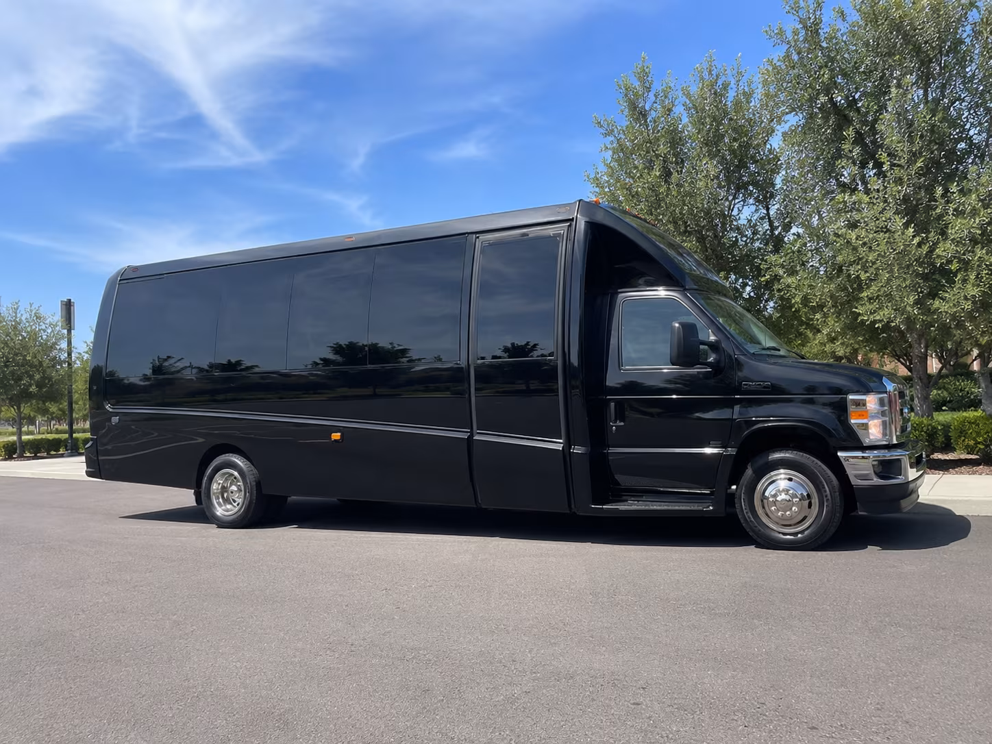 shuttle buses to dos equis pavilion and dickies arena from denton